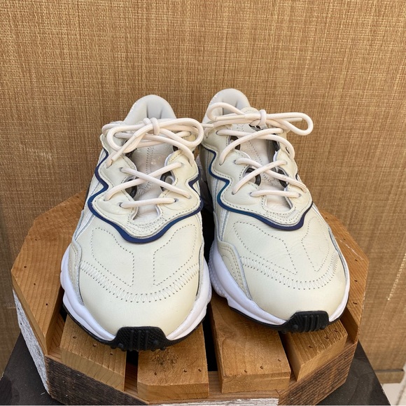 Adidas Ozweego Chalk White Ash Silver Core Black Sneakers - Picture 2 of 6